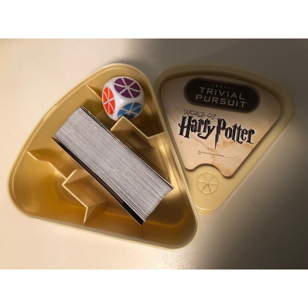 Hasbro World of HARRY POTTER‎ Trivial Pursuit Bite Size Edition 600 Questions